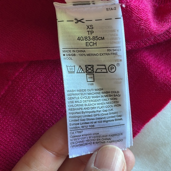 Banana Republic Extra Fine Merino Wool Turtleneck Sweater - Picture 3 of 4